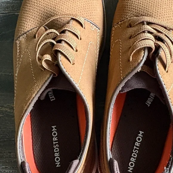 Nordstrom Boys Brown Slide In Oxfords Sz 4 NWT - Picture 2 of 5